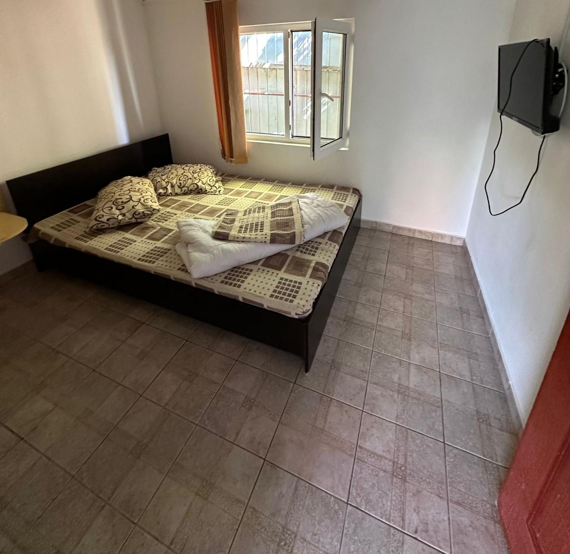 Casa Pestelui Ξενοδοχείο Două Mai Εξωτερικό φωτογραφία